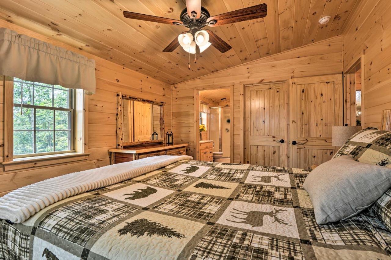 Upscale Cabin With Hot Tub And Deck In Wardensville! Exterior photo