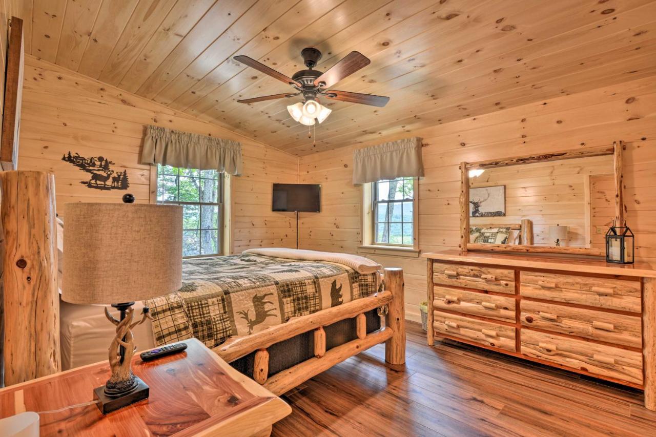 Upscale Cabin With Hot Tub And Deck In Wardensville! Exterior photo