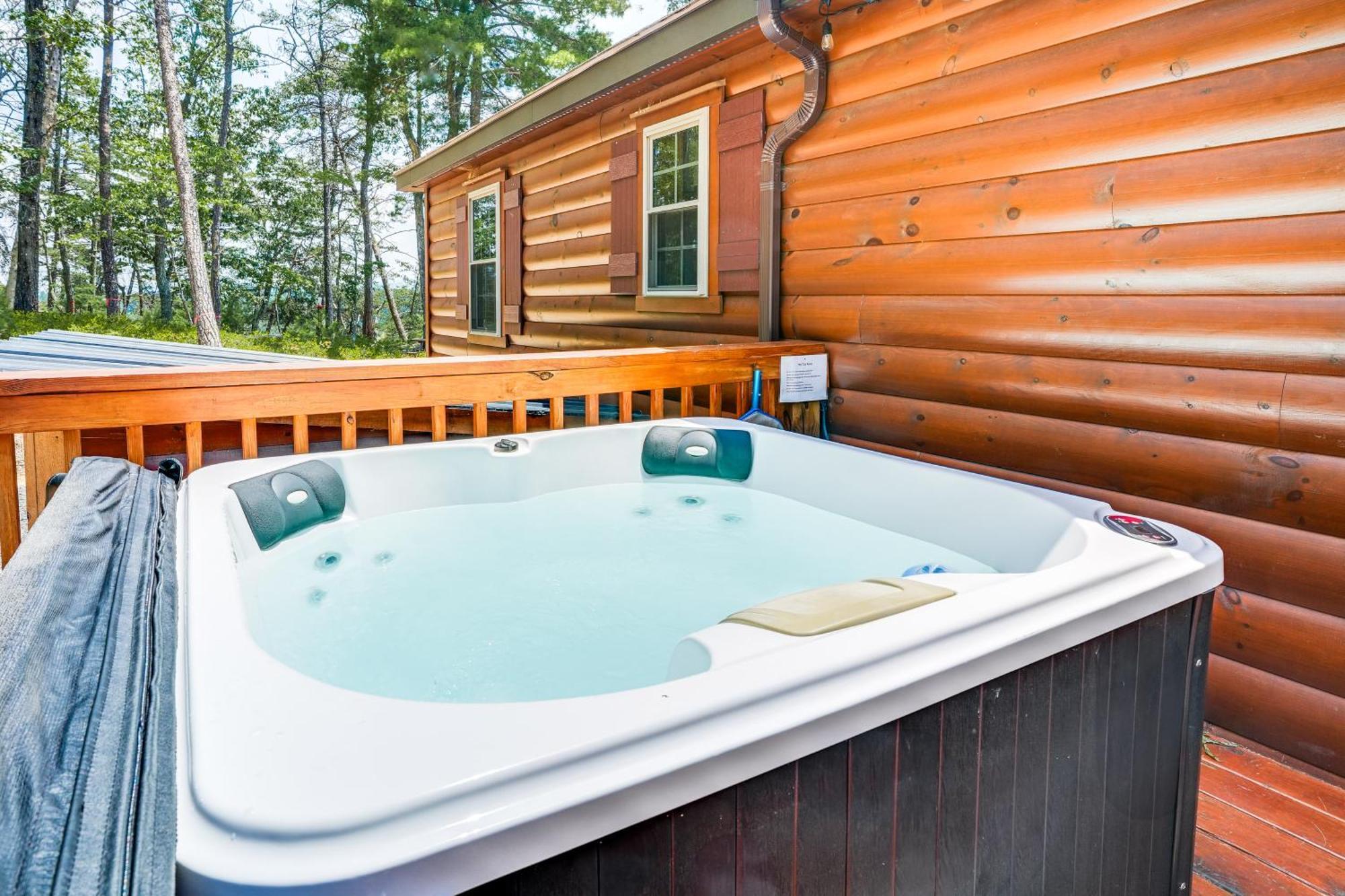 Upscale Cabin With Hot Tub And Deck In Wardensville! Exterior photo